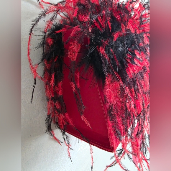 Vtg Red and Black Ostrich Feather Trimmed Satin Crossbody Shoulder Bag Glam 8x5 - Picture 5 of 15